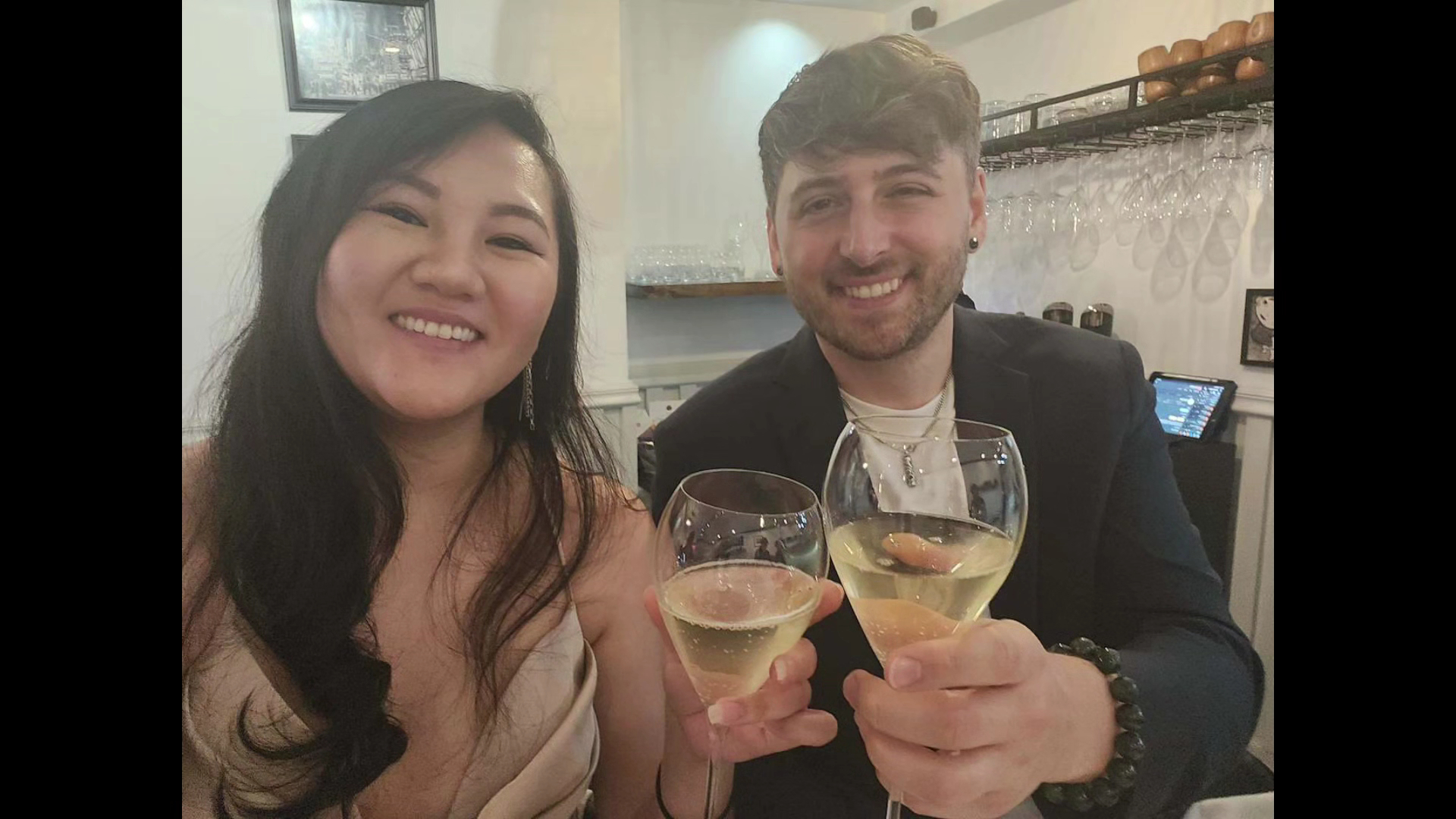 Koryouri Urara: guests enjoying the restaurant atmosphere