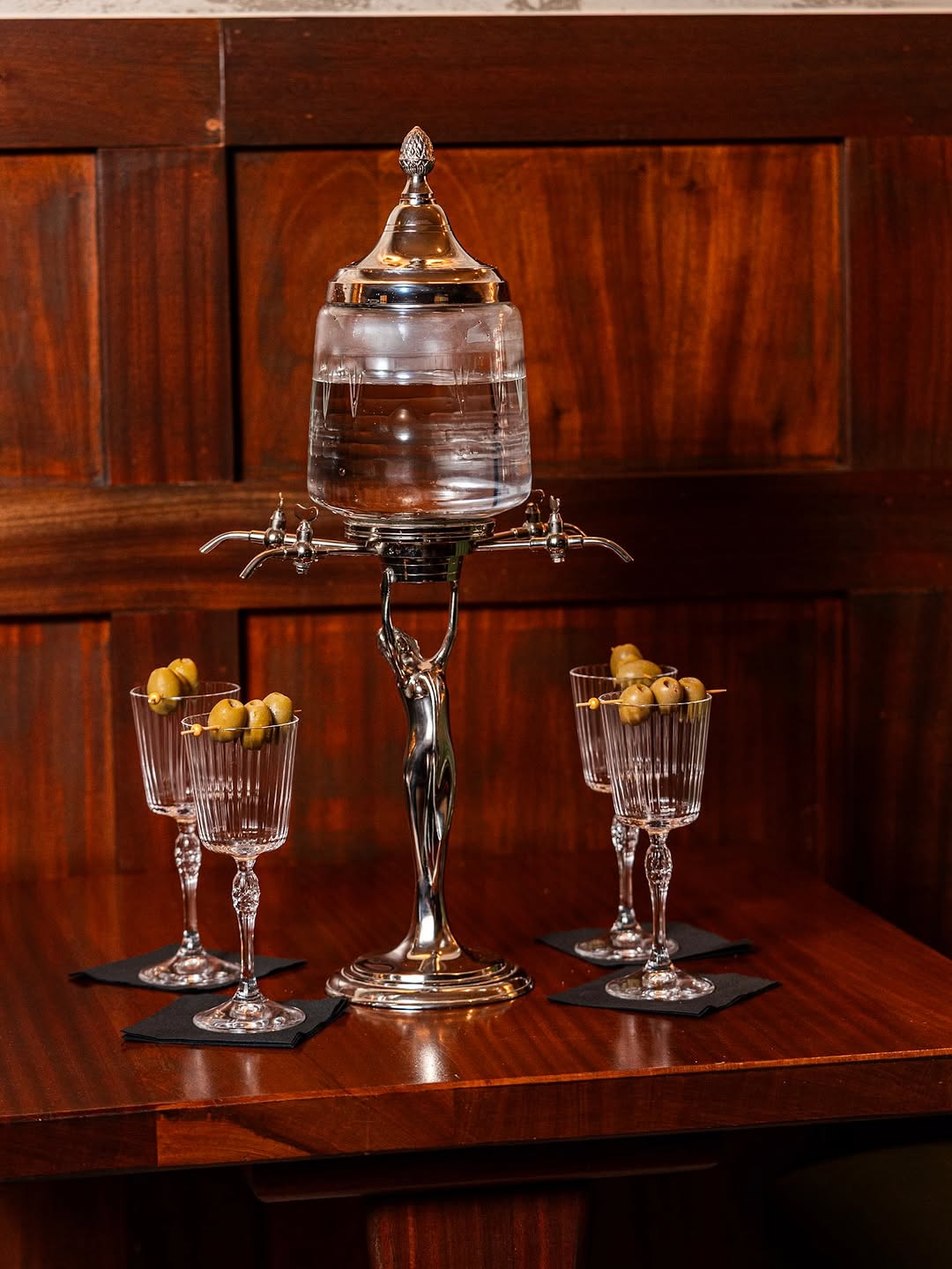 Lobby Bar: professional and elegant drink presentation