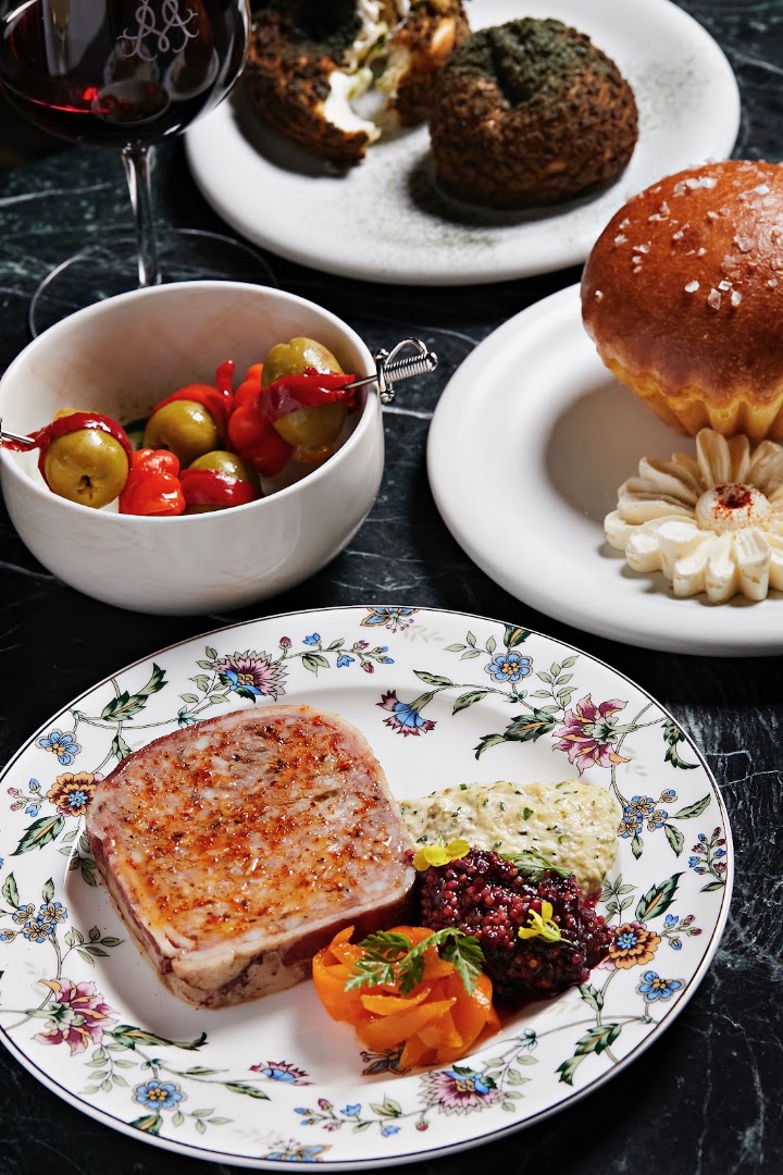 Maison Bar À Vins: high quality, appetizing food photography