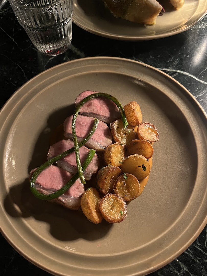 Maison Bar À Vins: appetizing, high-quality food photography