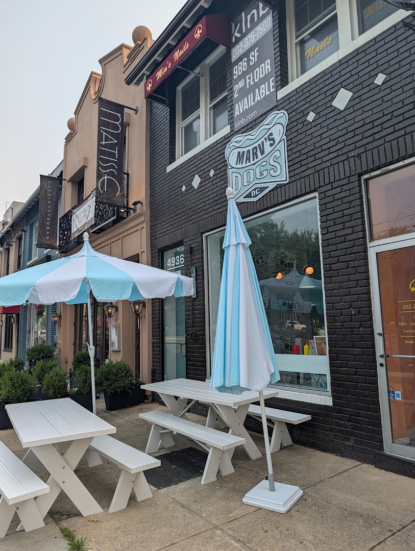 Marv's Dogs: clear exterior shot of venue