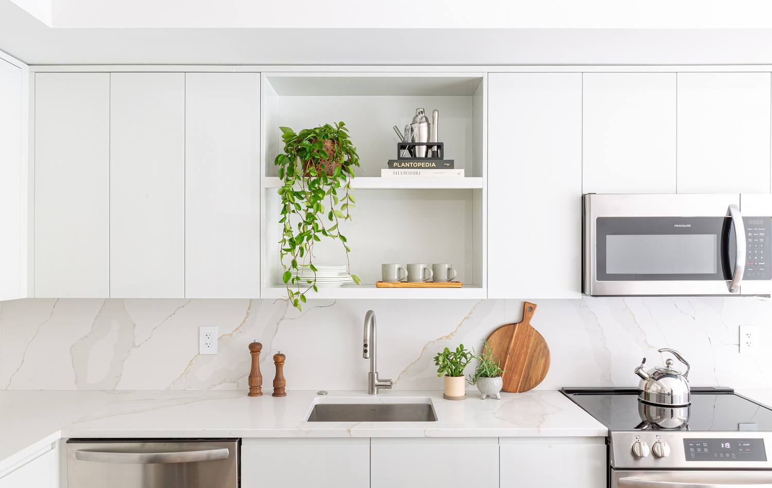 ROOST White House: high quality, professional hotel kitchen