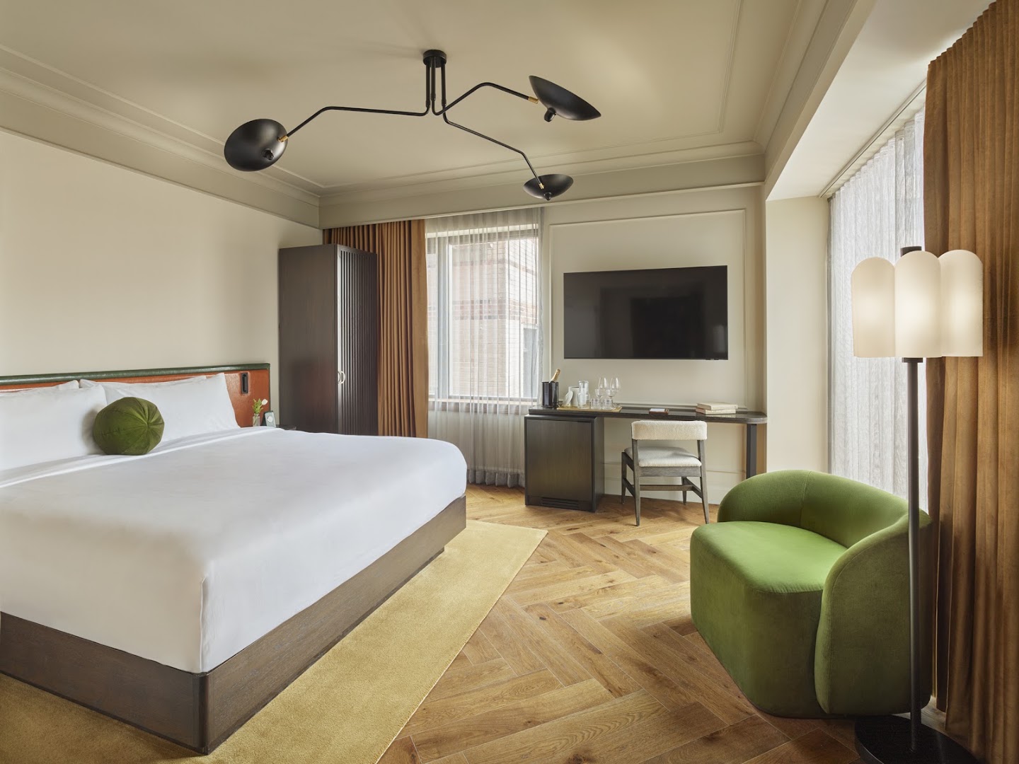SIXTY DC: professional, high-quality hotel room photo