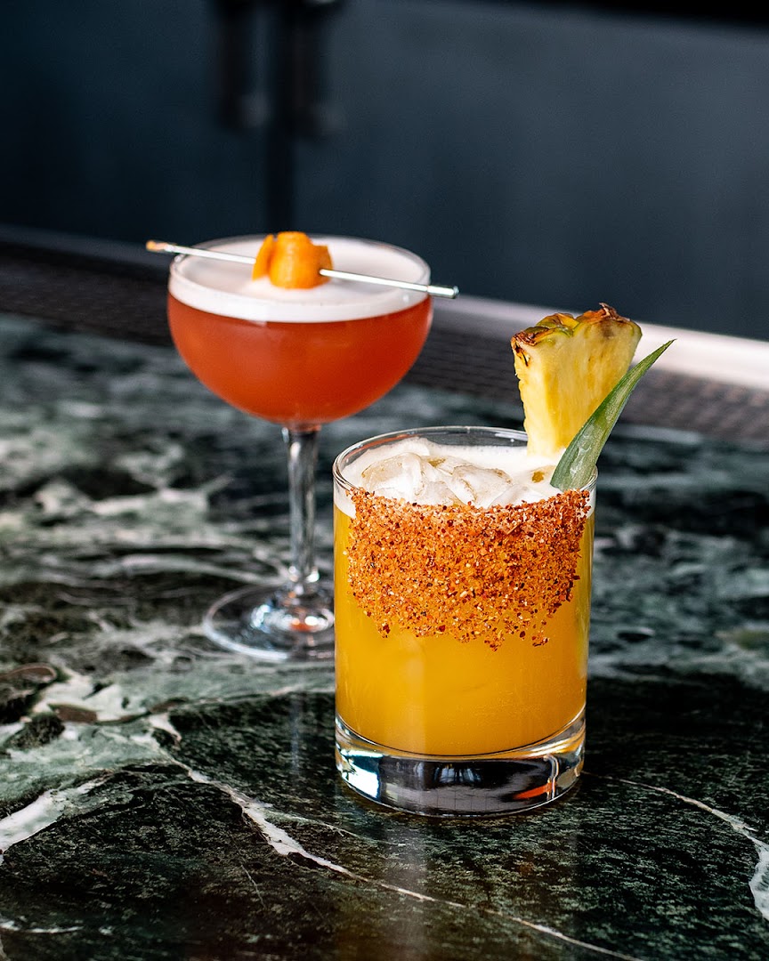 Sly: professional high-quality cocktail photography