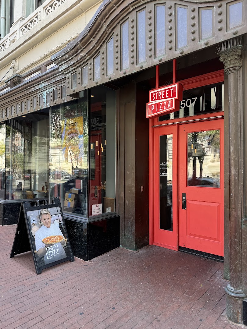 Street Burger: clear, professional exterior shot