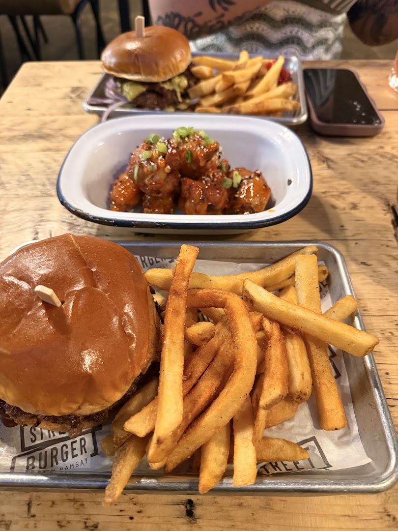 Street Burger: appetizing food photography