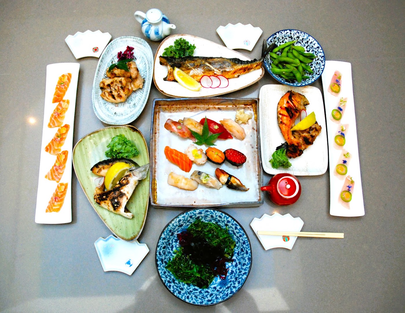 Sushi Gaku: high quality food spread photo