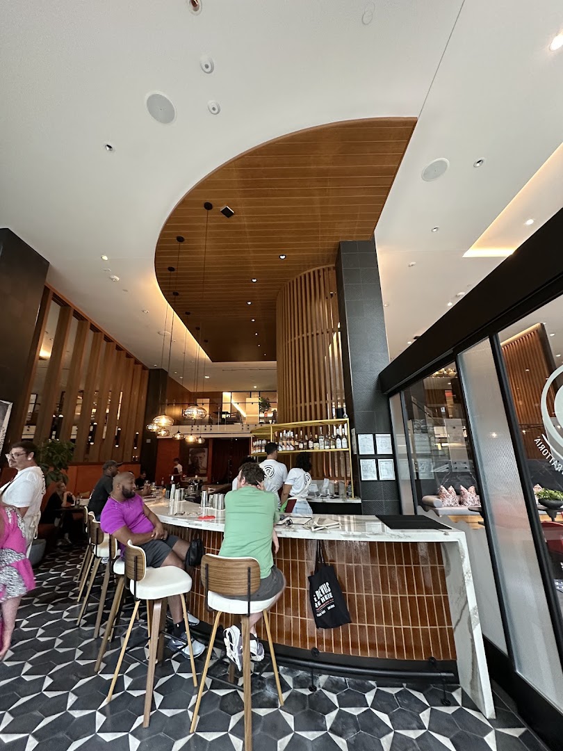 Tarì Trattoria: inviting atmosphere and interior design
