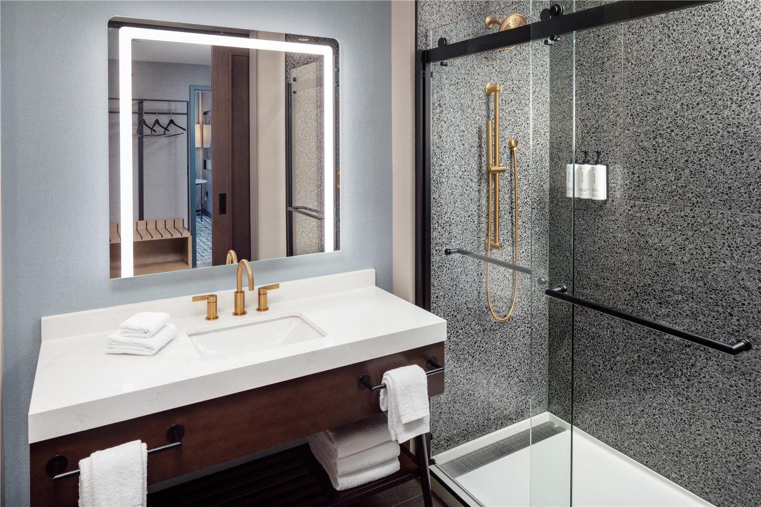 Tempo by Hilton Washington DC Downtown: professional, clean hotel bathroom photo