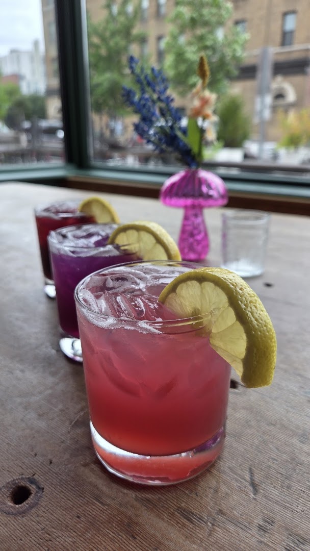 Urban Garden Brewhouse: appealing photo of bar drinks