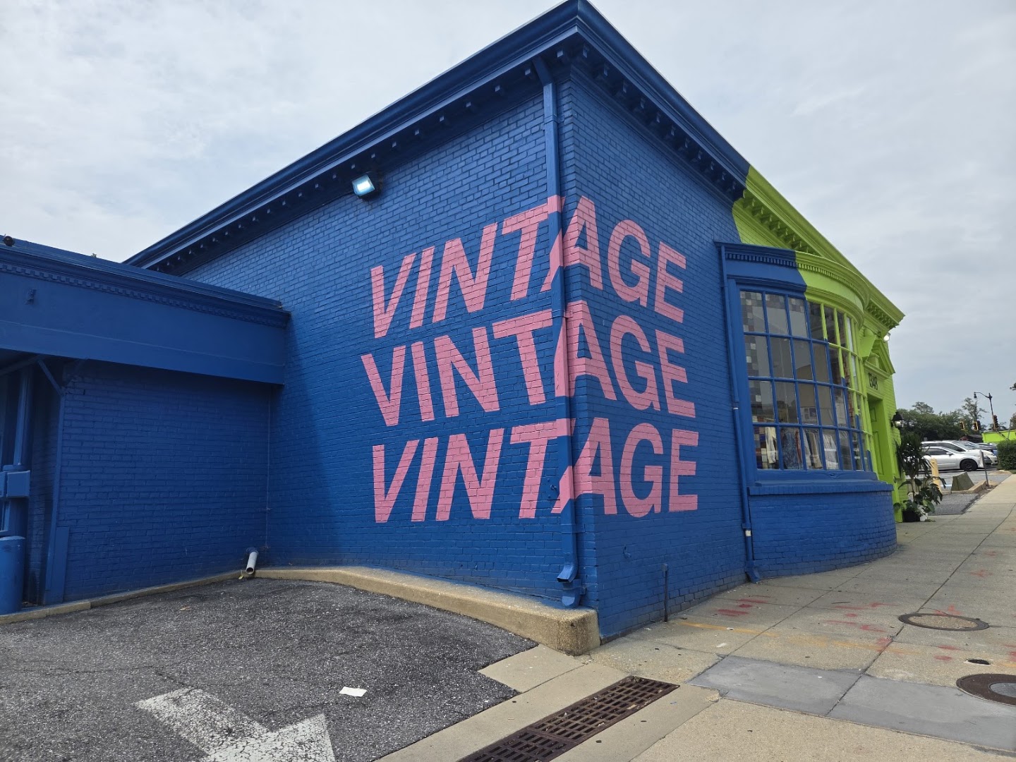 Vintage Vintage Vintage: clear photo of shop exterior