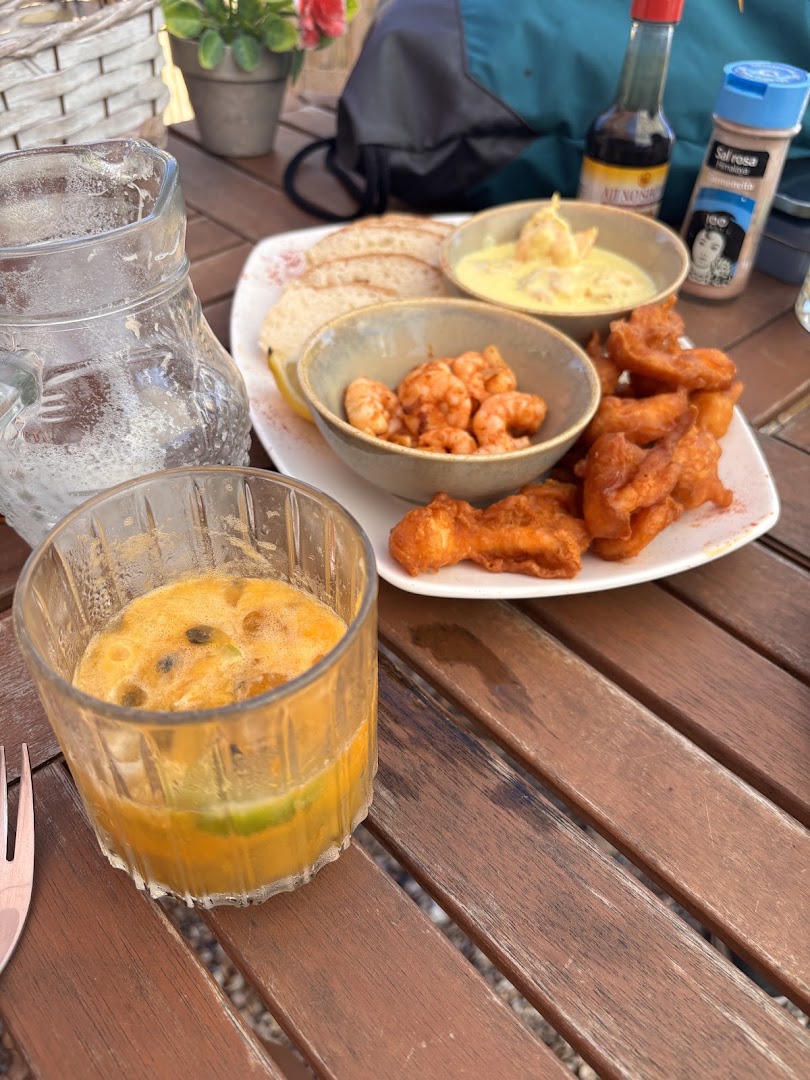 Restaurante Darwin: appetizing food and drink presentation