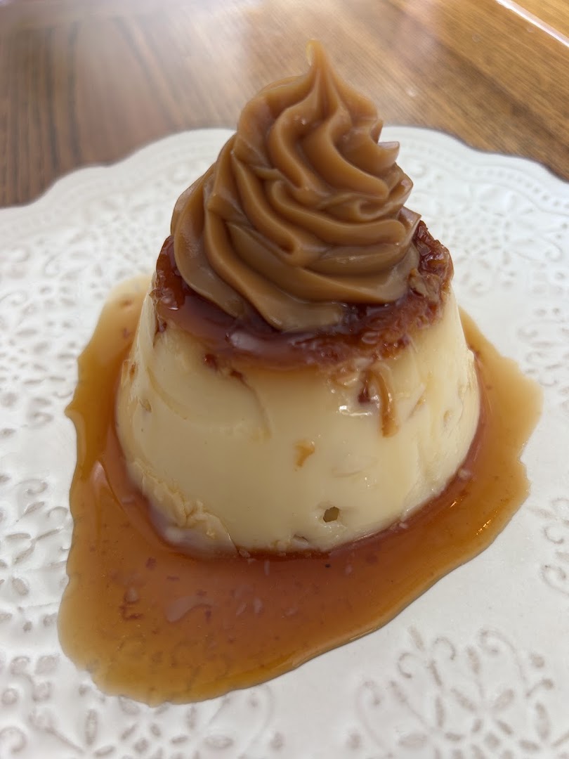 NIDO: appetizing photo of restaurant dessert