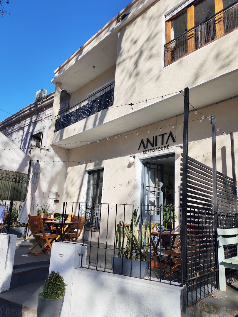 Anita Café: clear, inviting exterior shot