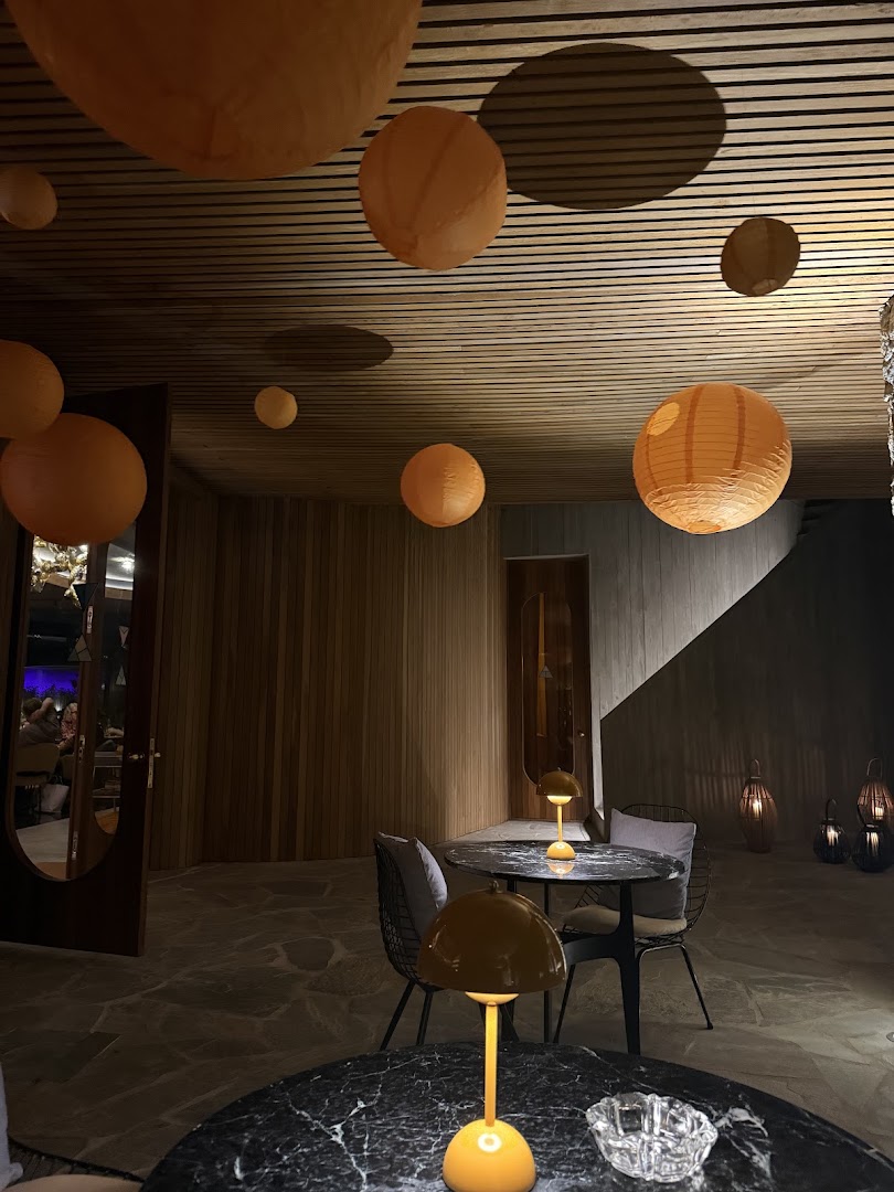 Bliss: atmospheric and high quality interior