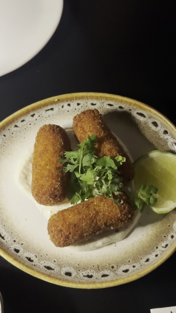 Bisiesto: appetizing photo of restaurant food