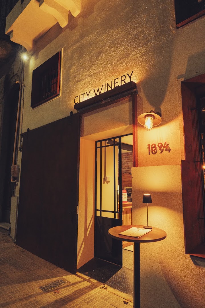 City Winery Uruguay: inviting and professional exterior shot