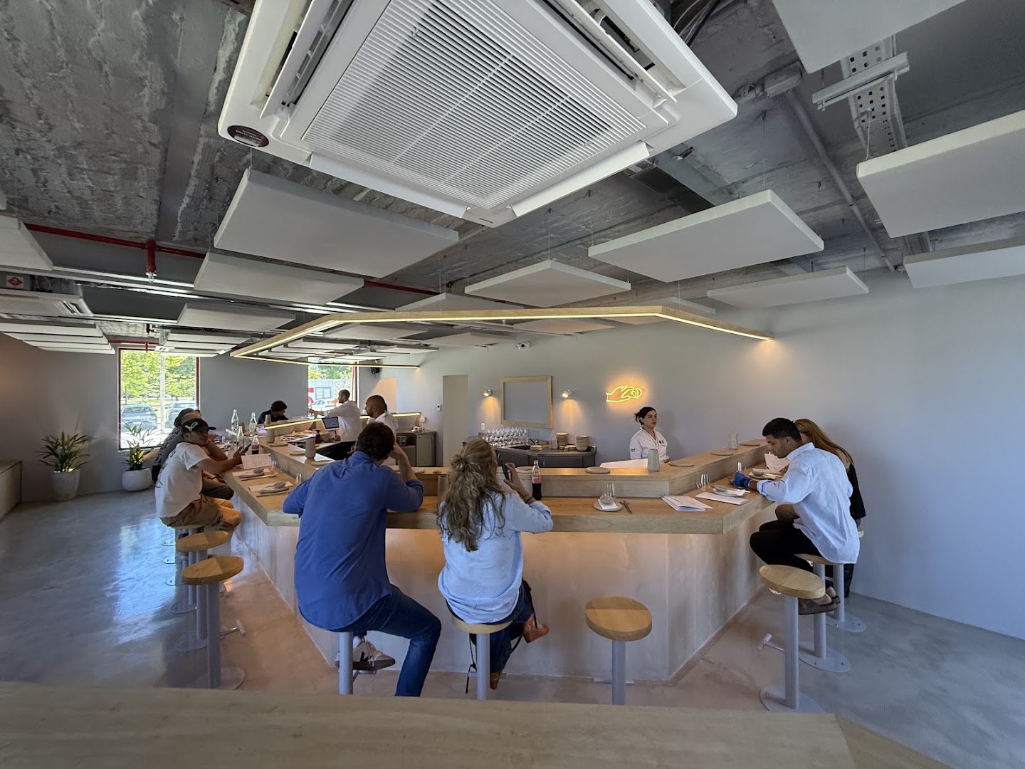 Norimoto: clear, professional shot of interior