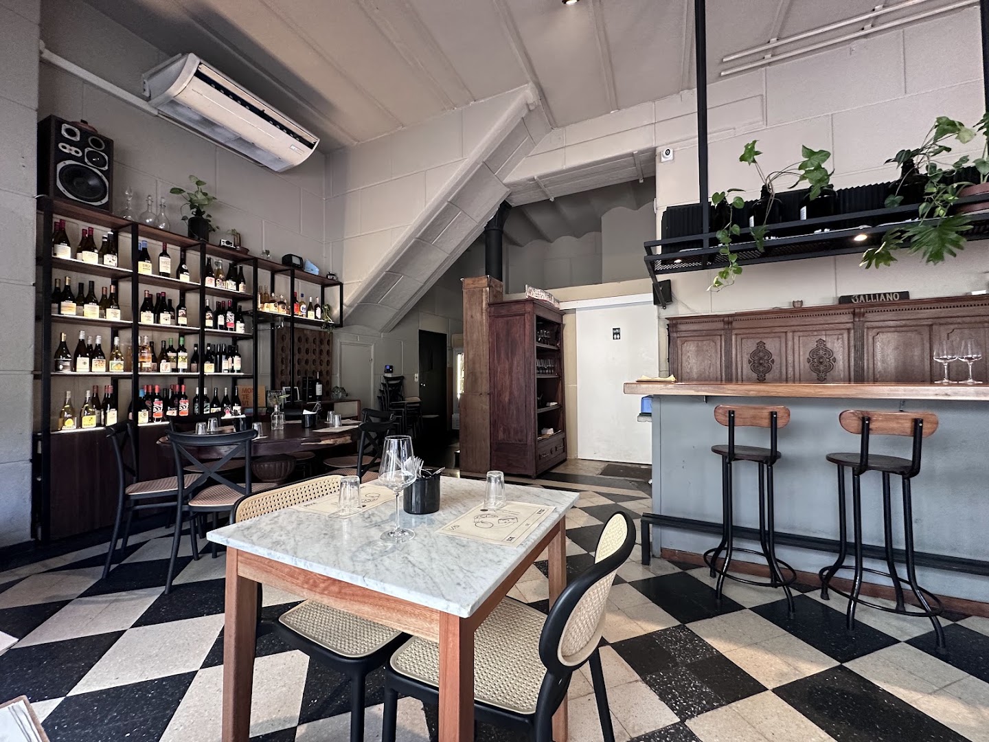 Viti Bar de Vinos: clear, professional interior shot