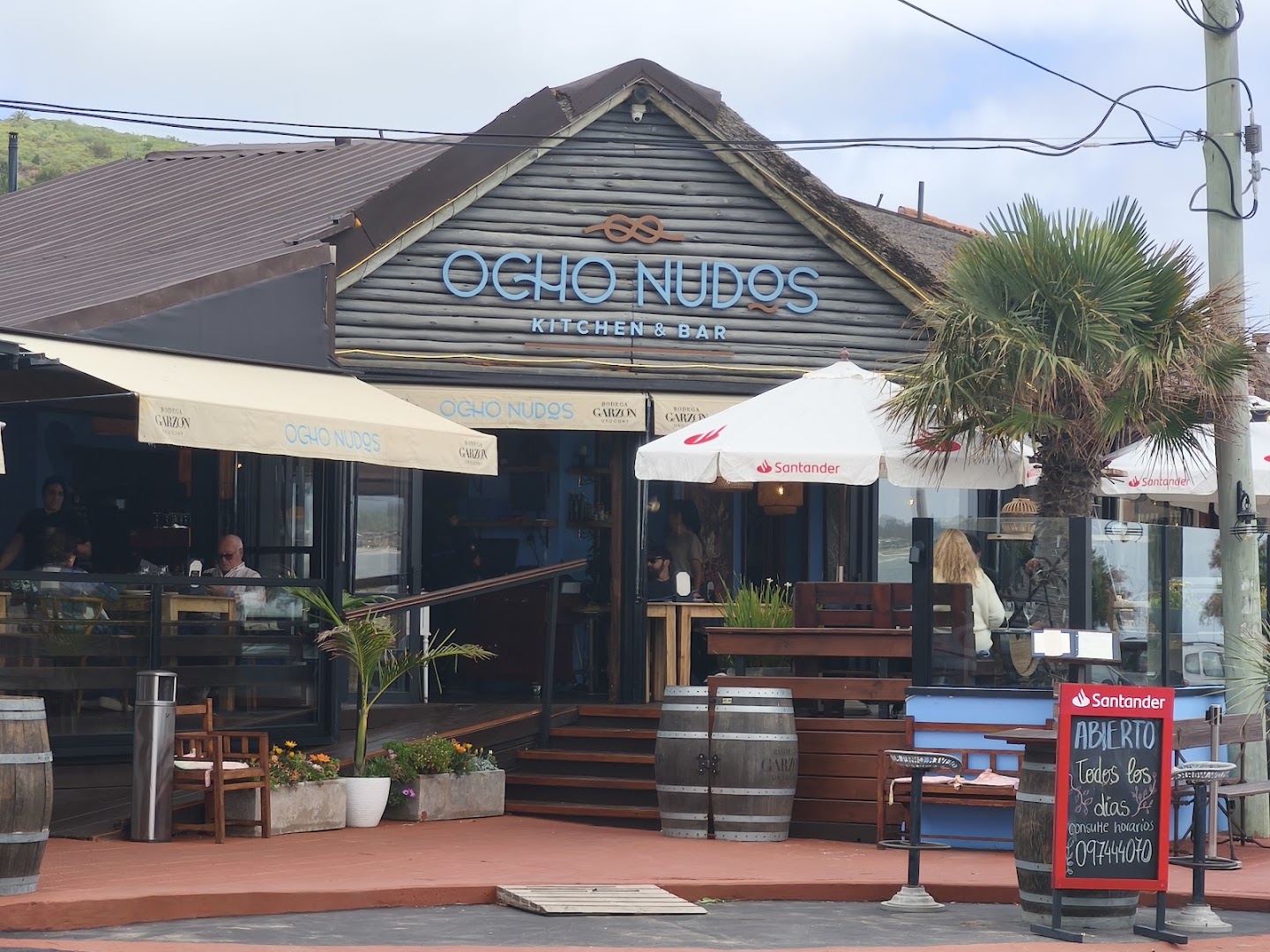 Ocho Nudos: clear exterior shot of restaurant