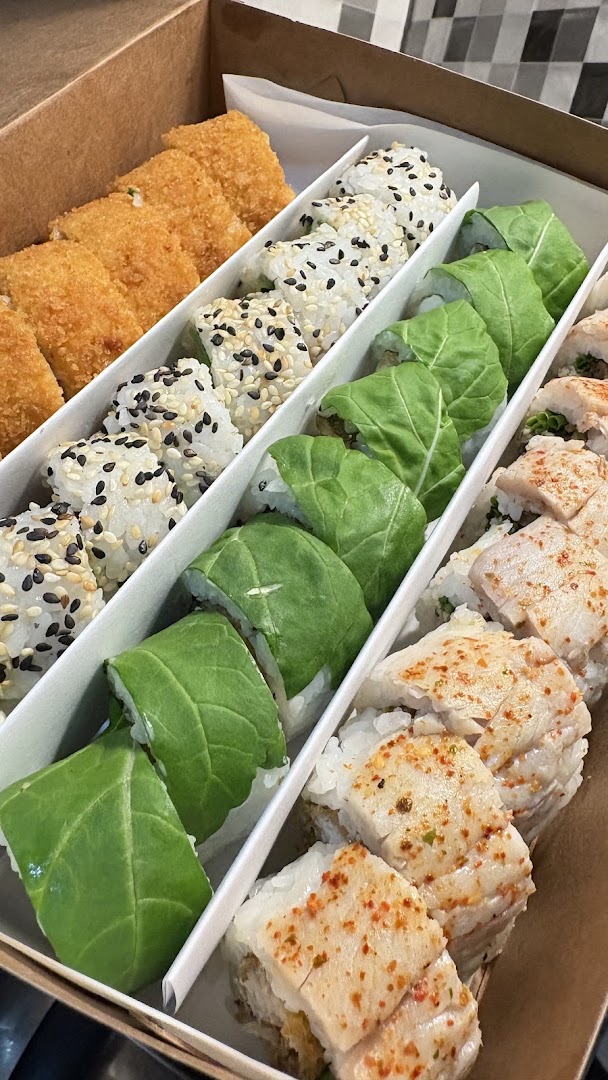 Sushi Zu: appetizing photo of sushi selection