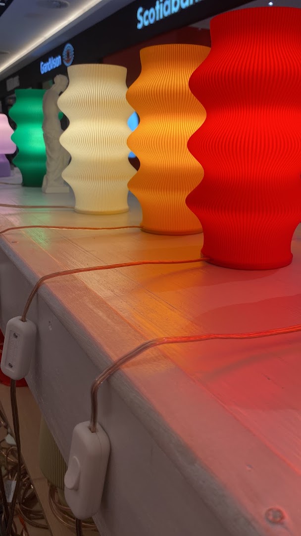 Adthos Studio: clear display of shop products