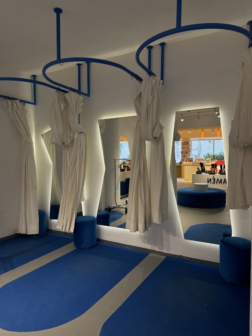 The Kul Store: clean interior shop display photo