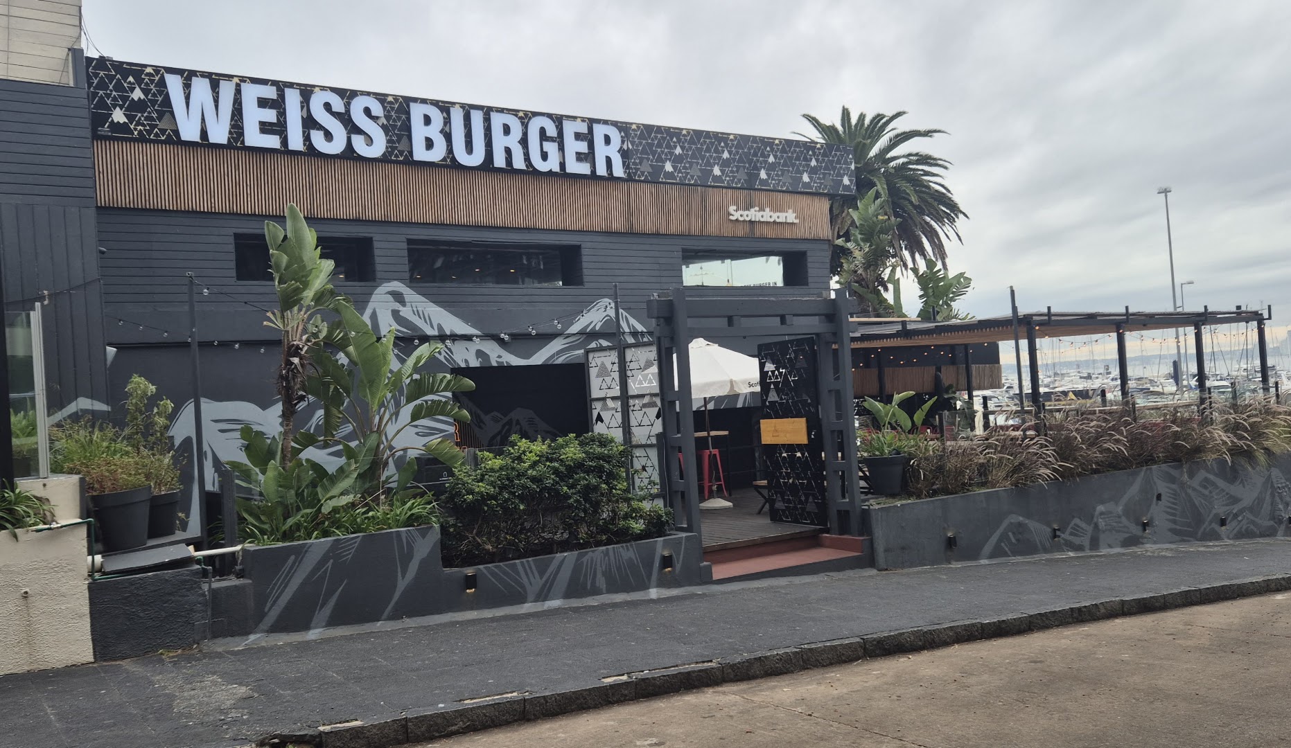 Weiss Burger: clear exterior shot of restaurant