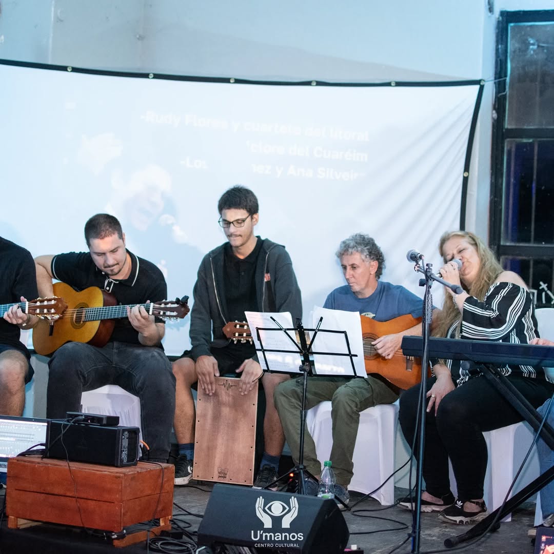 Centro Cultural U'Manos: live musical performance well