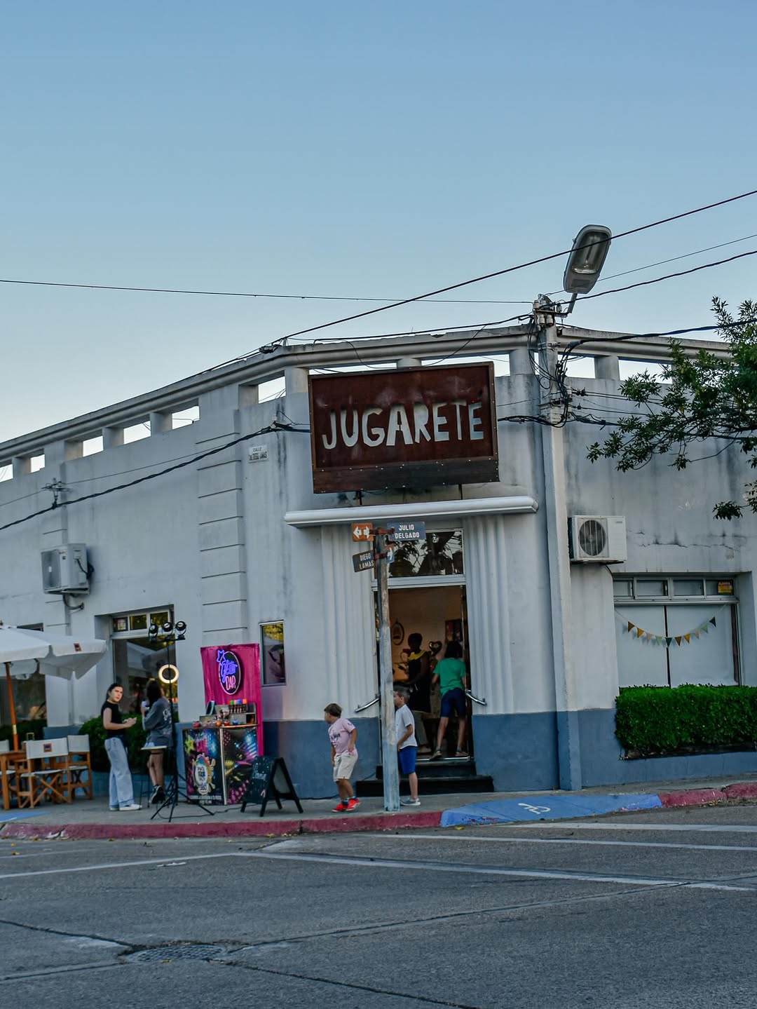 Jugareté: clear exterior shot of venue
