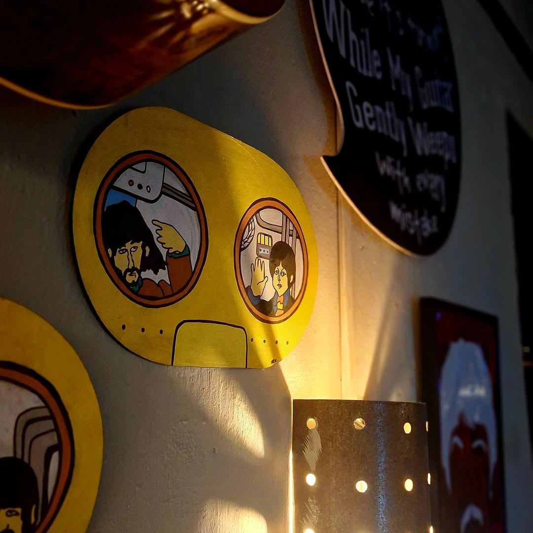 Liverpool Resto: attractive interior decor and lighting