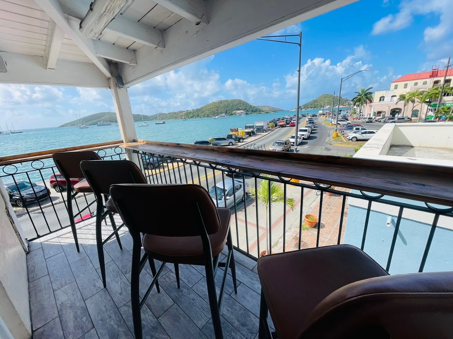 Cové Lounge: attractive terrace with scenic view