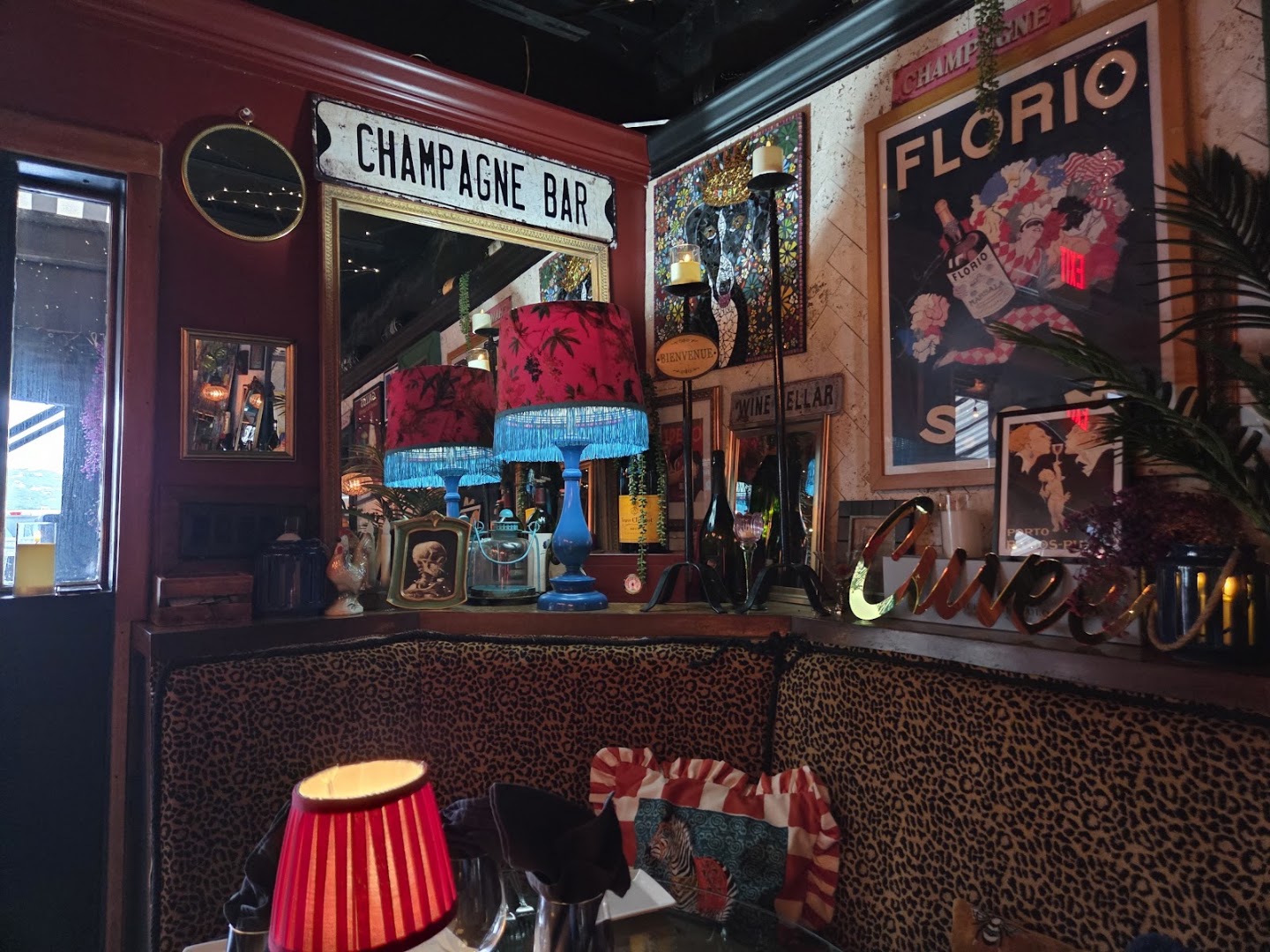 Cuvée: bar's unique atmosphere
