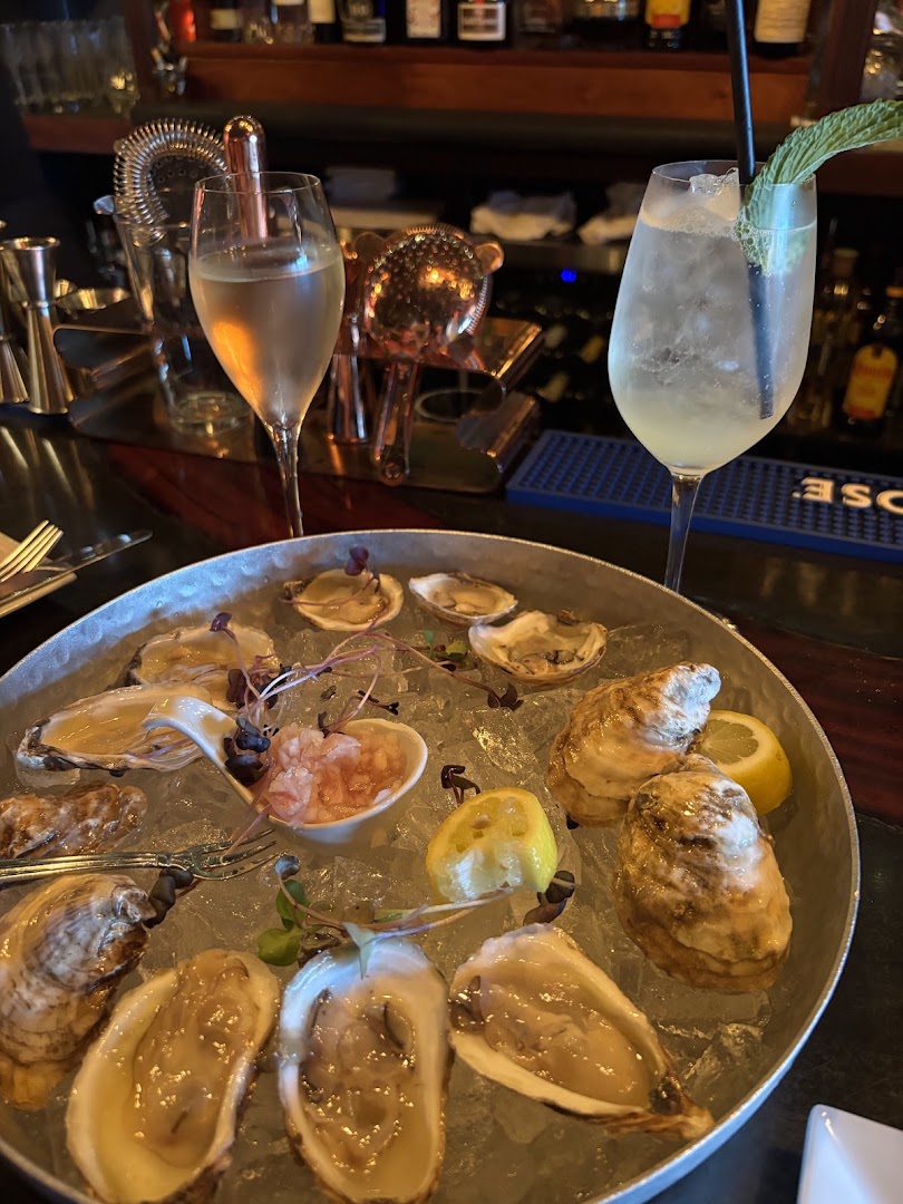 Cuvée: appetizing photo of bar food
