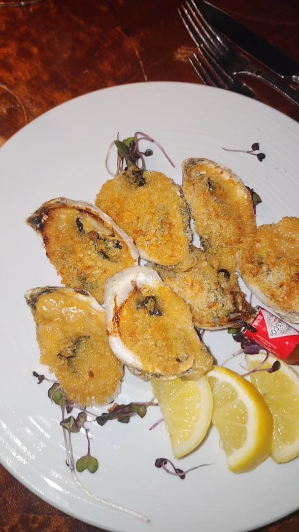 Cuvée: appetizing photo of served food