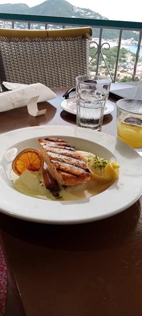 Sol at Mafolie Hotel: appetizing food with scenic view