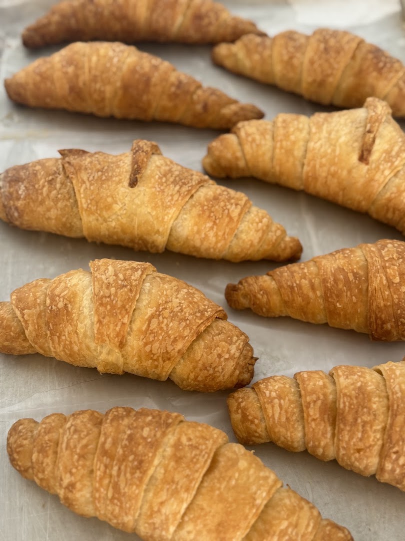 Crucian Coffee Club: appetizing photo of fresh croissants