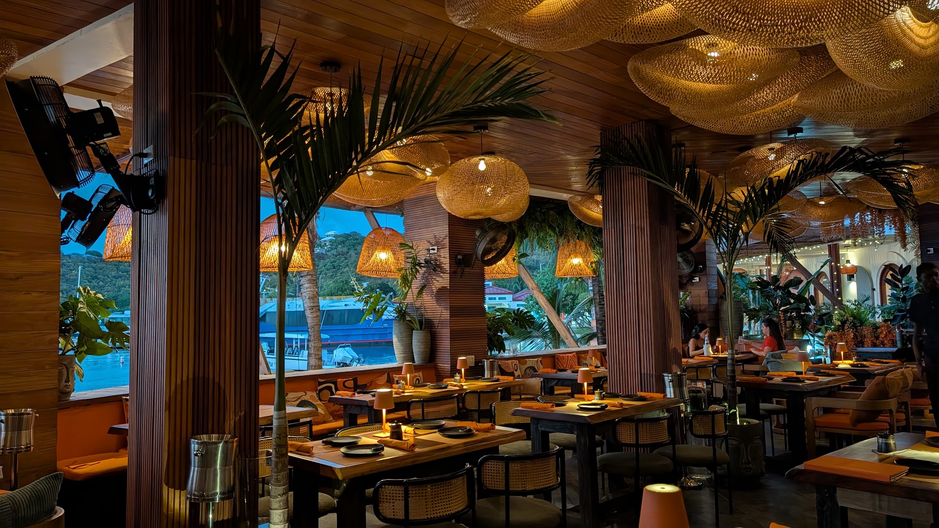 Karma Beach Lounge: high quality, inviting venue atmosphere