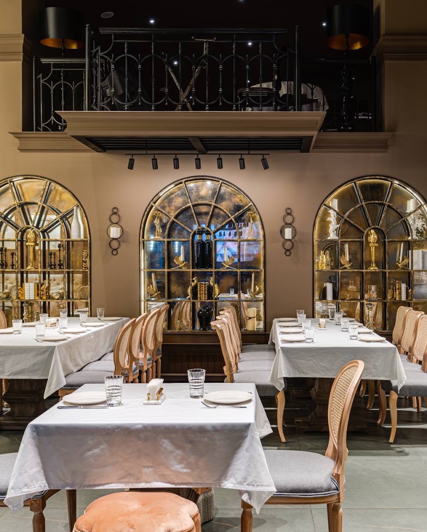 Brand Gastro Emotions: high quality interior restaurant photo