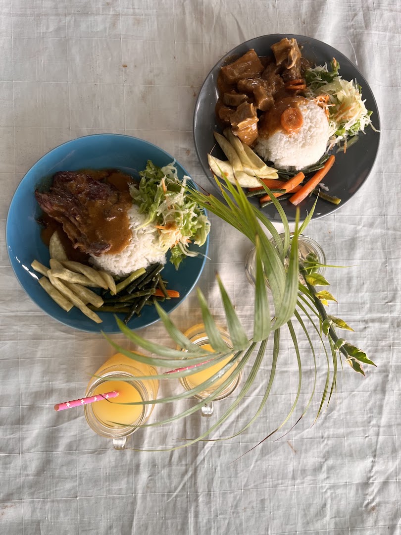 Lenakel Sea View Restaurant At Louarakar: appetizing, well-composed food photography