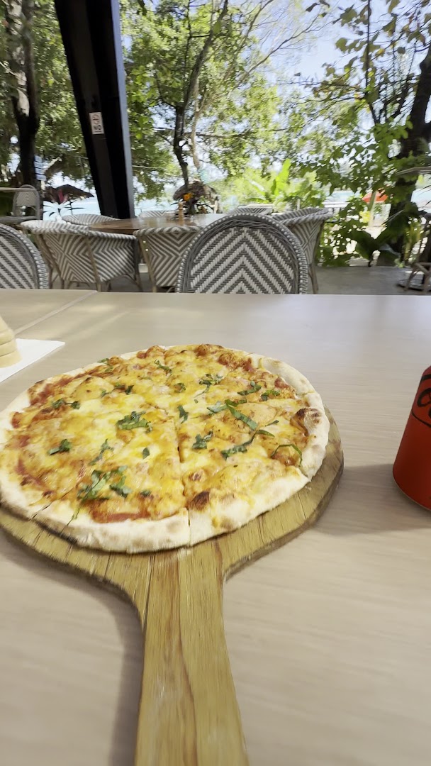 Banyan Beach Bar: appetizing food photo at venue