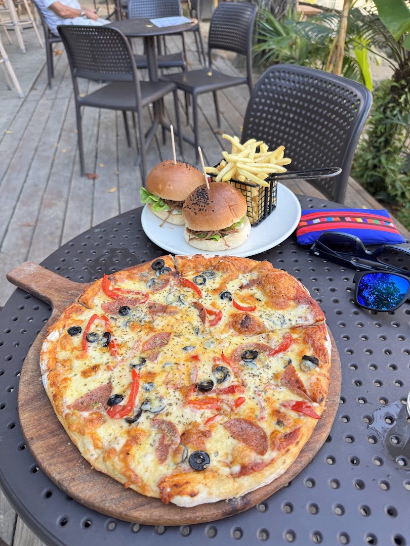 Banyan Beach Bar: appetizing food at the venue