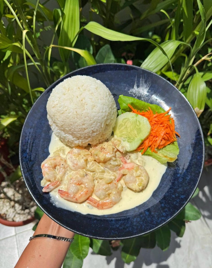 Cafe Waves: appetizing, high-quality food photography
