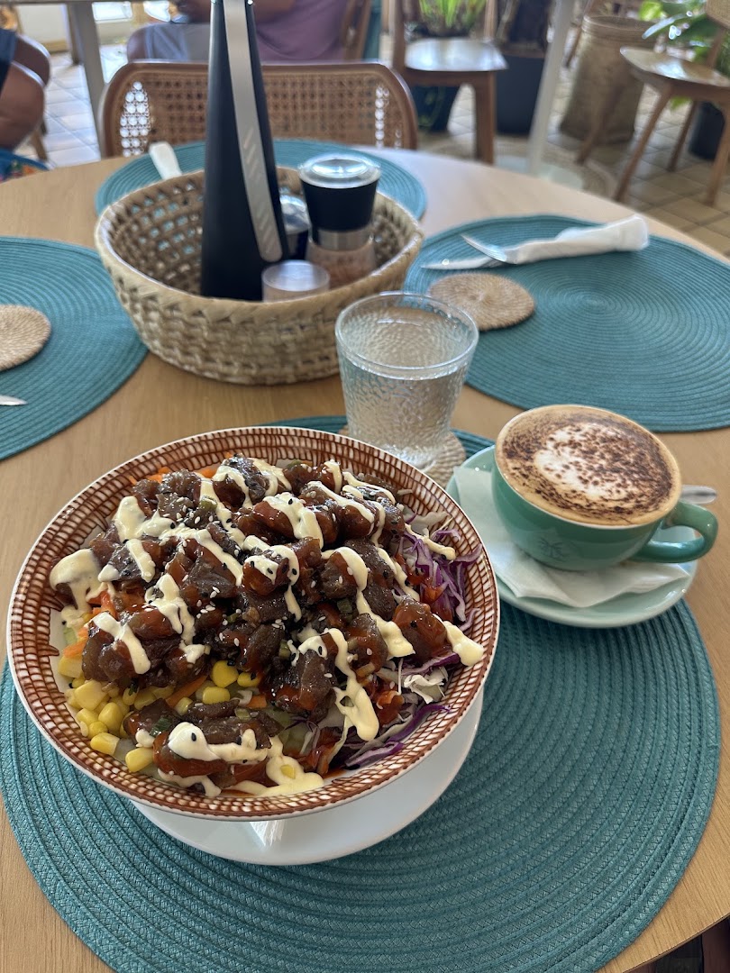 Coco & Co: appetizing food and drink photo