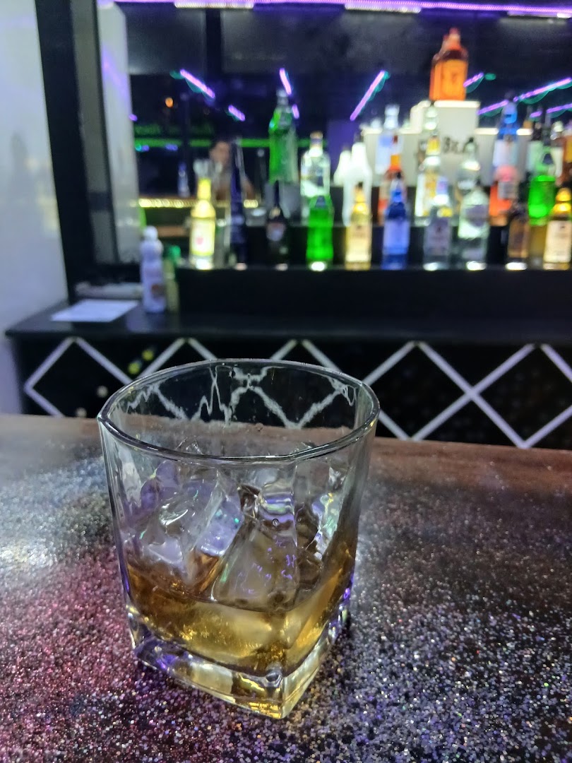 Elektrorock: clear shot of bar drink