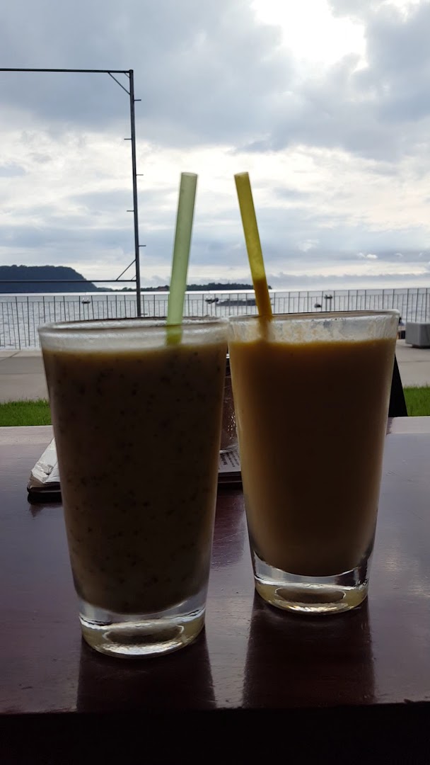 Nambawan Cafe: appealing drinks with scenic view