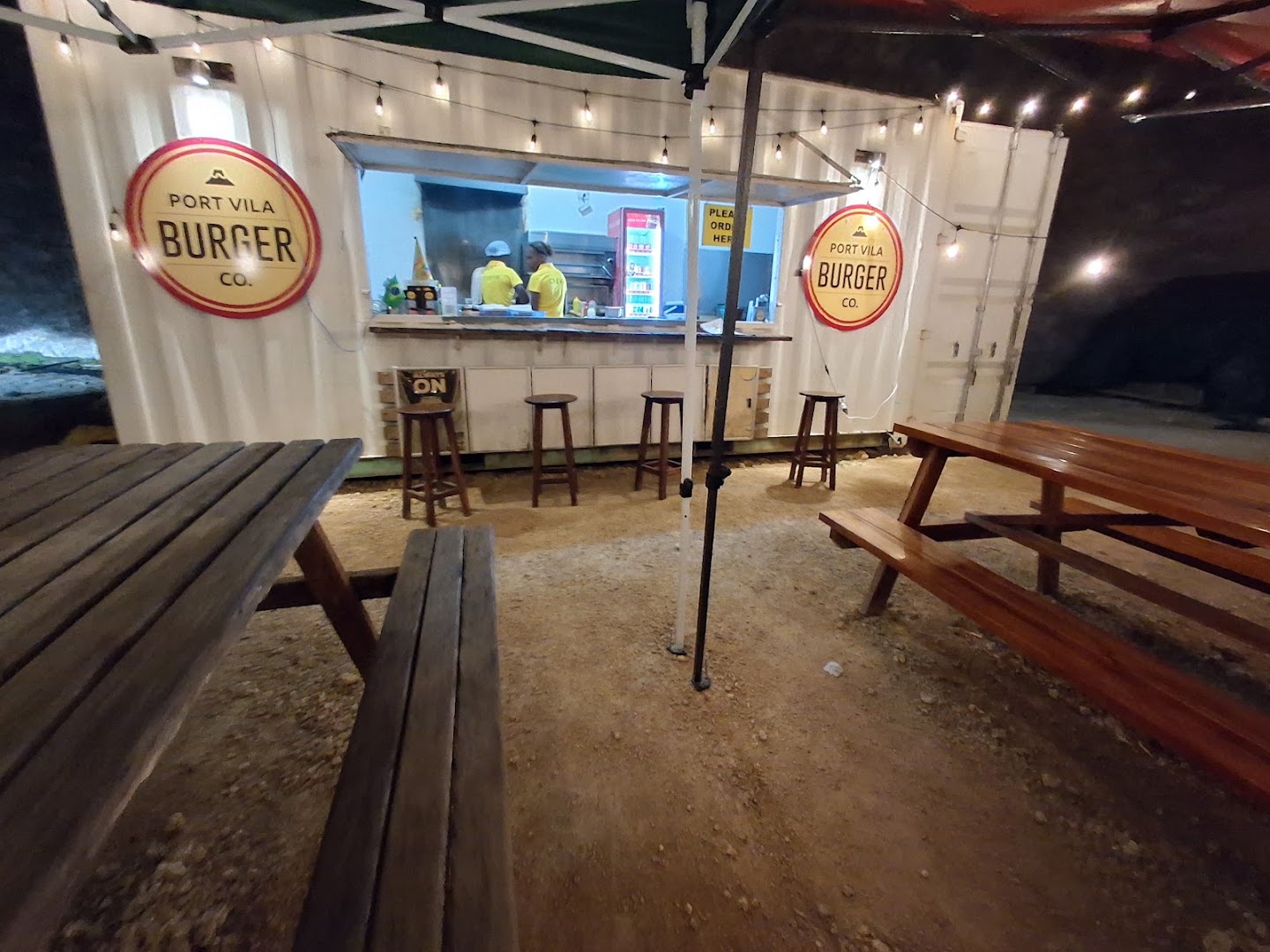 Port Vila Burger Co: clear view of restaurant atmosphere