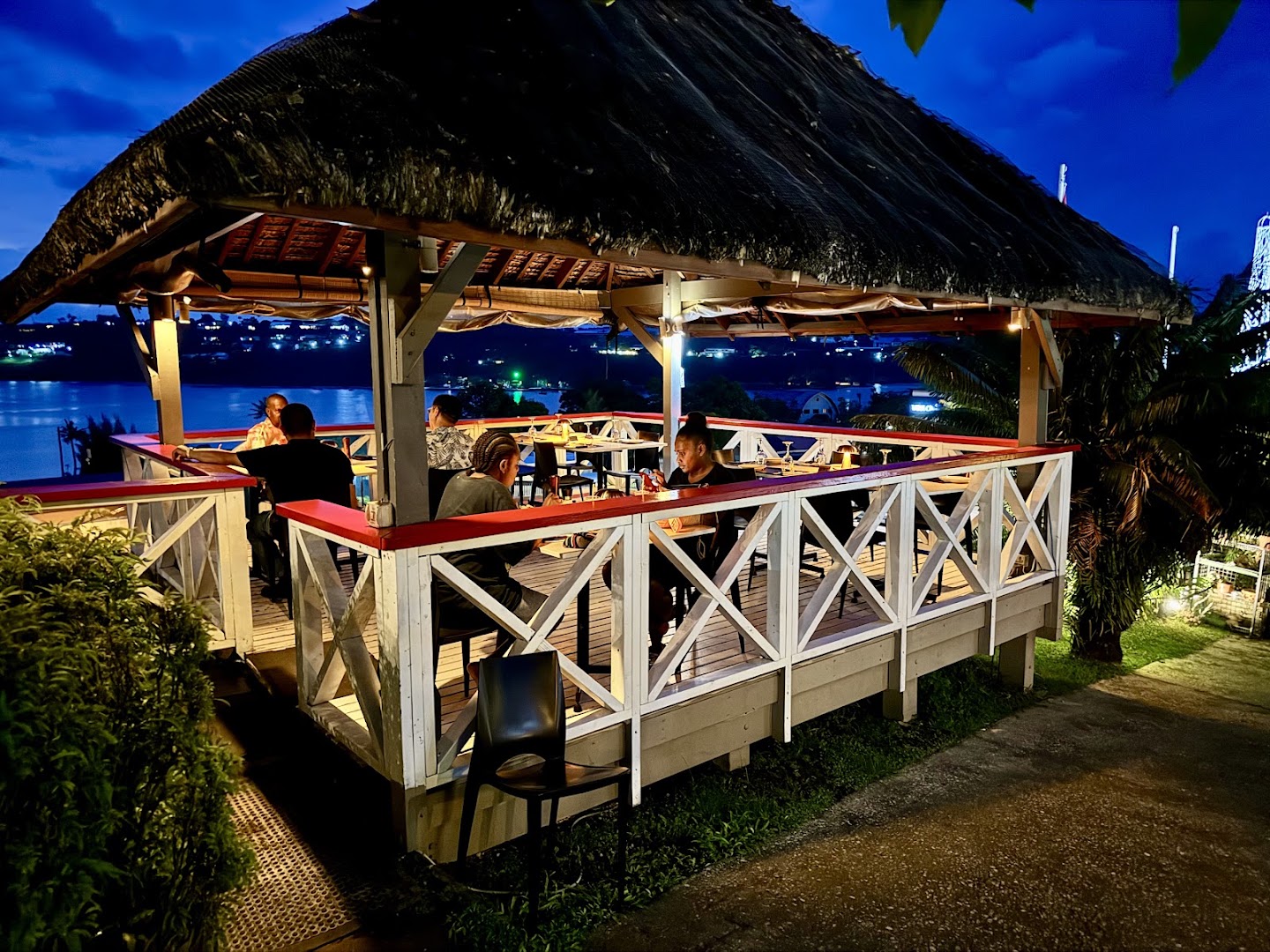 Stone Lounge: inviting atmosphere with scenic view