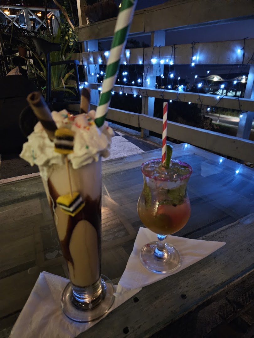 Stone Lounge: appealing photo of bar drinks