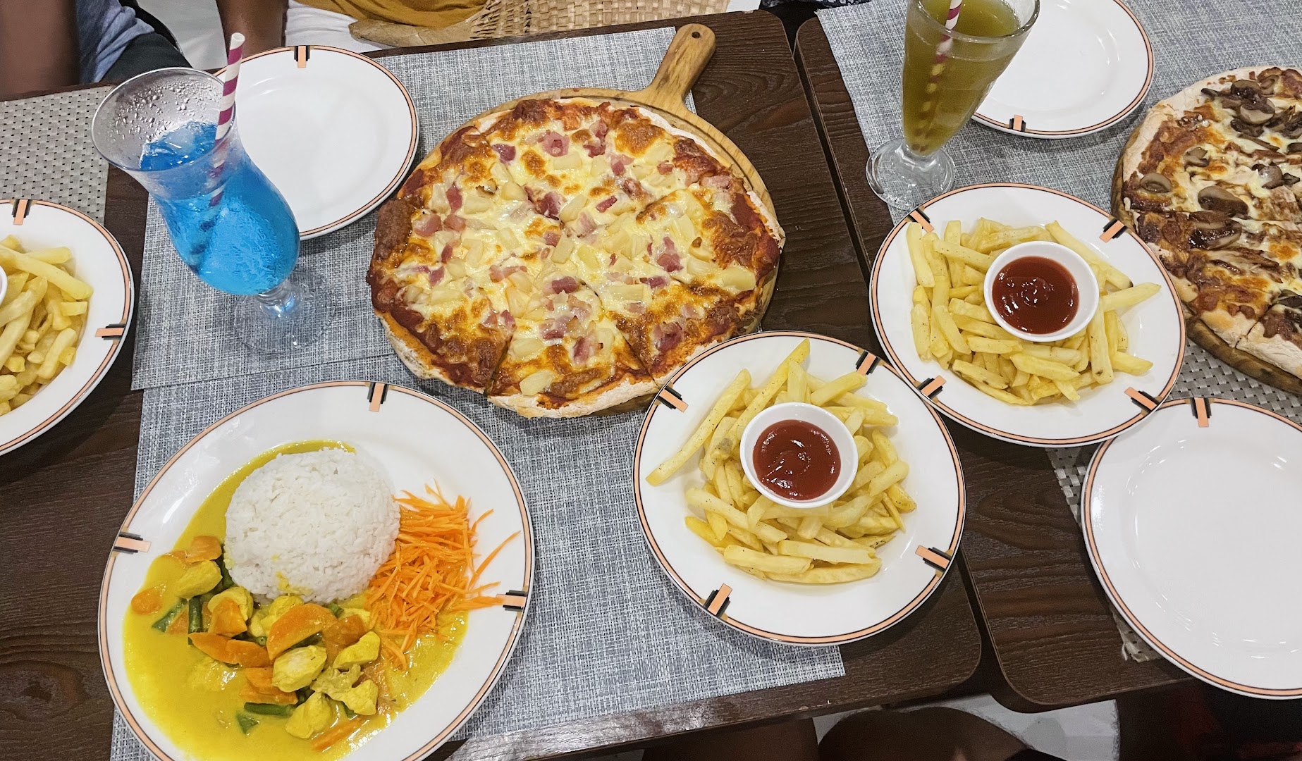 The Playground Cafe: appetizing display of cafe food